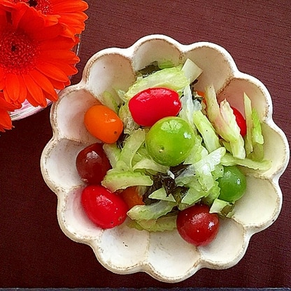 簡単混ぜるだけ！セロリとトマトとわかめのマリネ♡